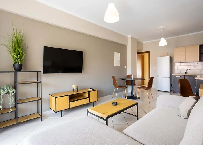 Nest - Ypapanti Cozy & Bright Getaway *