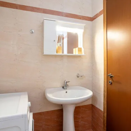 Nest - Ypapanti Cozy & Bright Getaway *