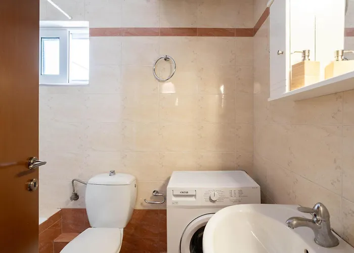 Nest - Ypapanti Cozy & Bright Getaway *