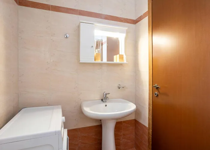 Nest - Ypapanti Cozy & Bright Getaway *