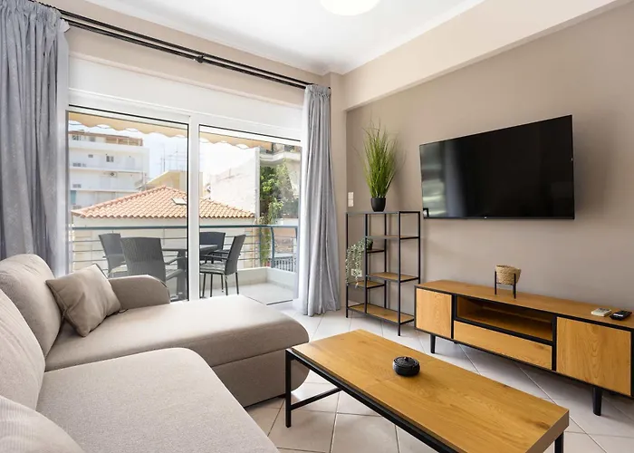 Nest - Ypapanti Cozy & Bright Getaway Kalamata